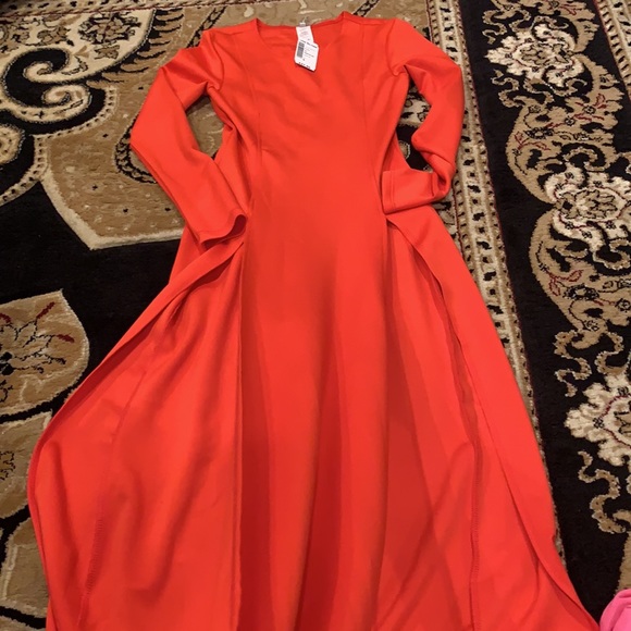 NWT Red maxi dress with high slits - Picture 3 of 3